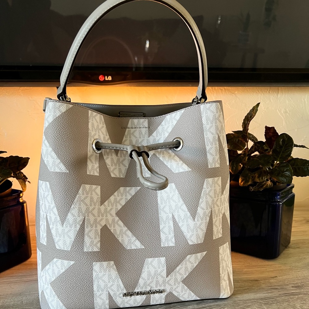 Michael Kors backpack/bucket bag
